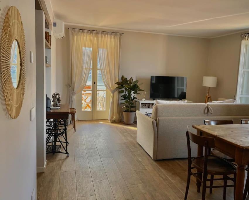Il Noce Lake View Apartment Lezzeno Exterior photo